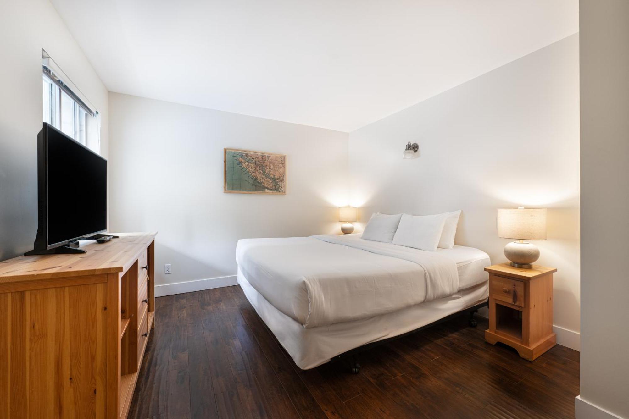 West Coast Trail Lodge Port Renfrew Room photo