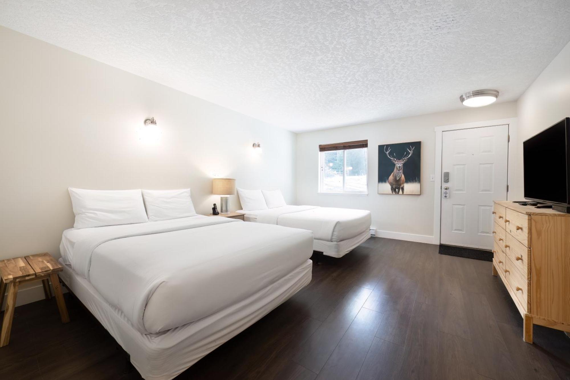 West Coast Trail Lodge Port Renfrew Room photo