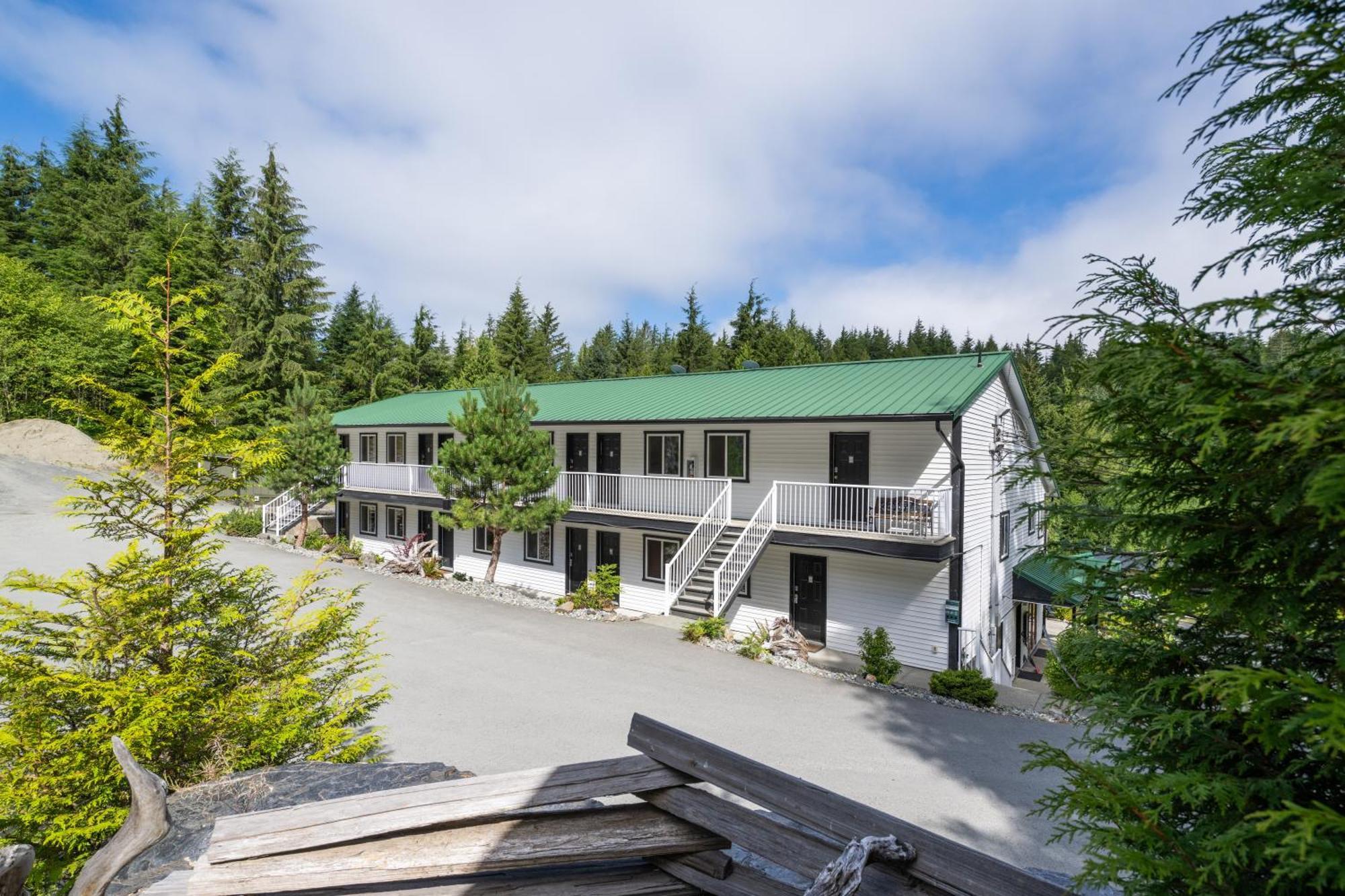 West Coast Trail Lodge Port Renfrew Exterior photo